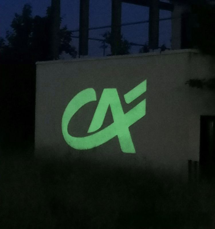 Crédit Agricole, Libourne, karanlıkta ışıma görünümü